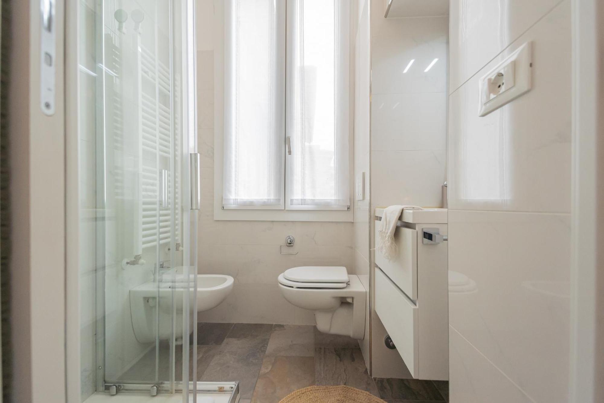 Old Court Hideaway By Rent All Como Ngoại thất bức ảnh